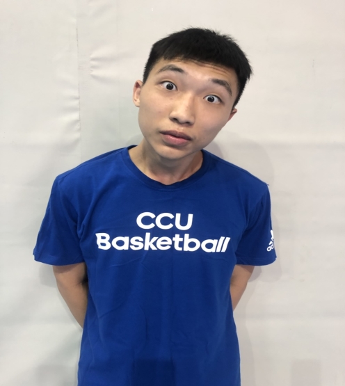 CHE YEN Hsiung 熊哲言 wearing a Chinese Culture University basketball shirt